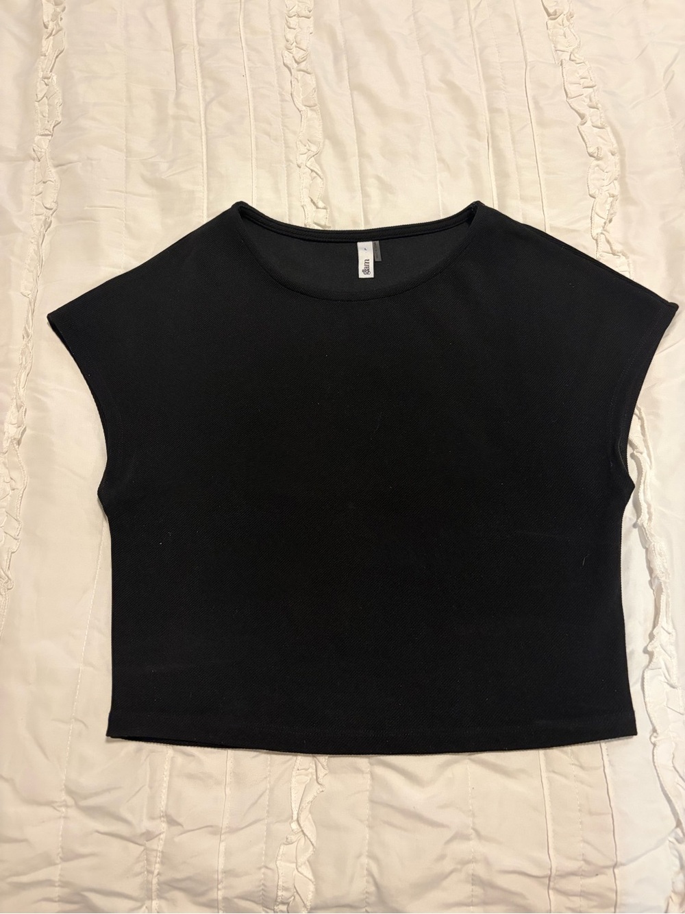 glam Black Cap-Sleeve Cropped Top